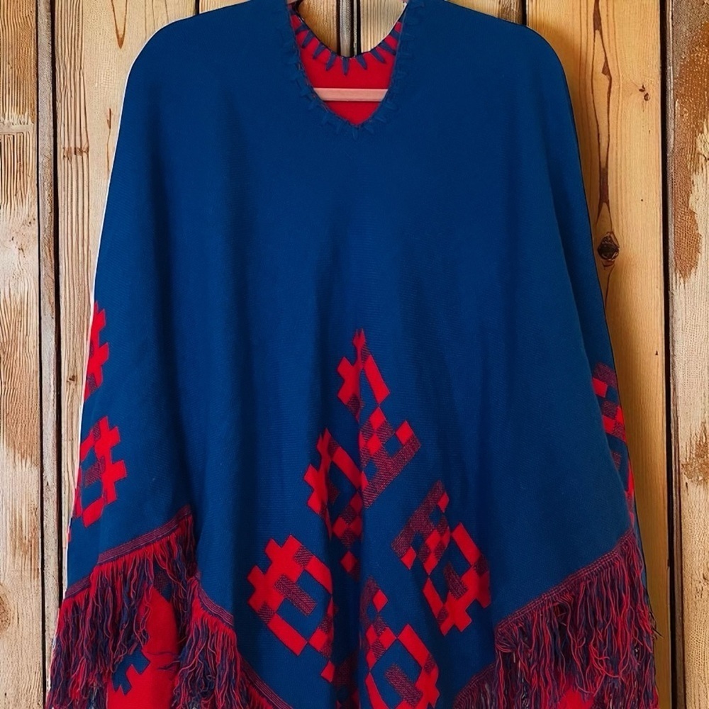 Vintage 70s Poncho Mexican Reversible Fringe Cape Shawl Blue/Red Wool Handmade - Picture 5 of 16
